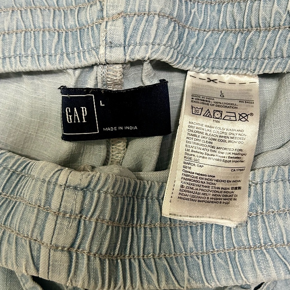 GAP Light Blue Embroidered Chambray Jean Shorts Elastic Waist Size Large - Picture 3 of 5